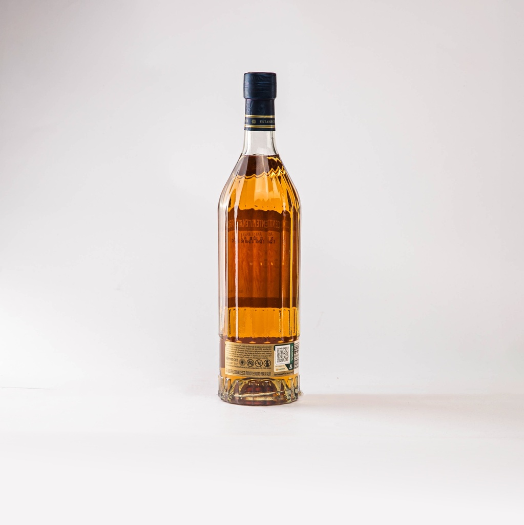 Tequila Añejo Gran Centenario 695ml